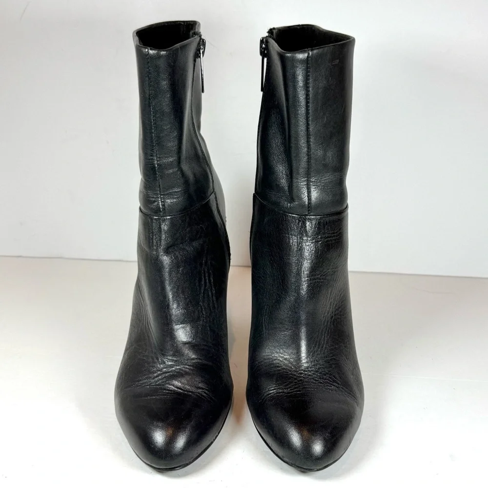 Halston Boots Women’s‎ Black Leather Ankle Boots Size 7.5